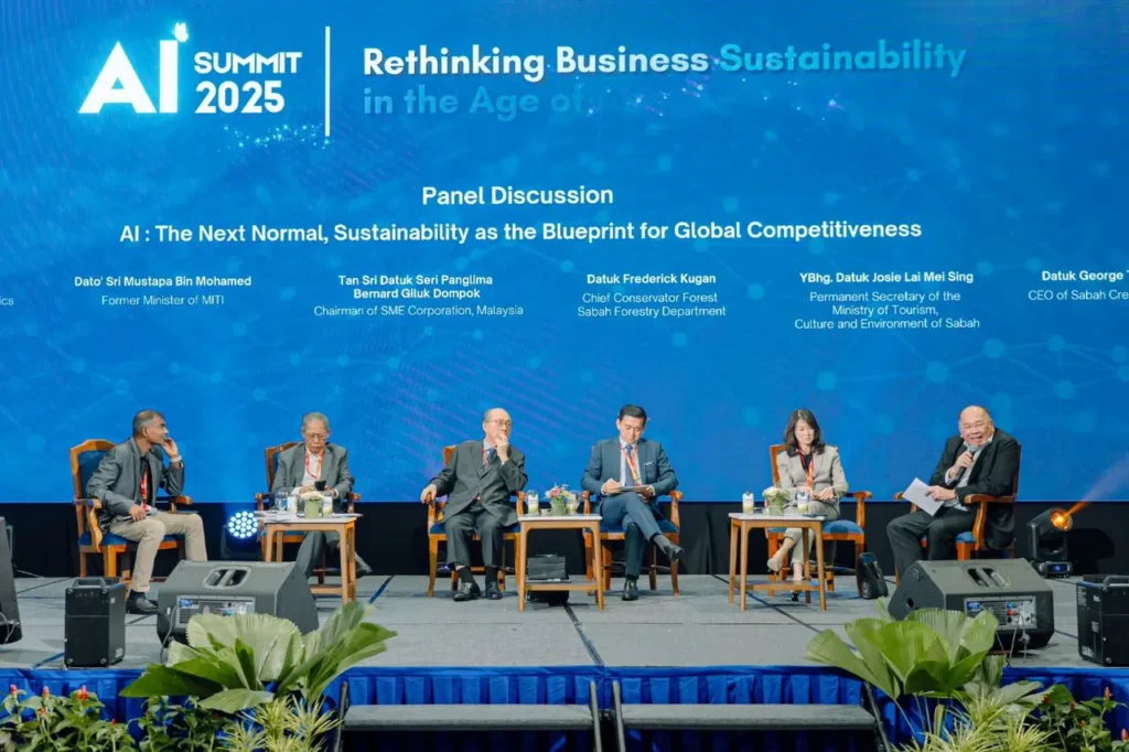SME Expo AI Summit 2025 - Sabah International Convention Centre (SICC) 1 Panel discussion at AI Summit 2025 on business sustainability and global competitiveness