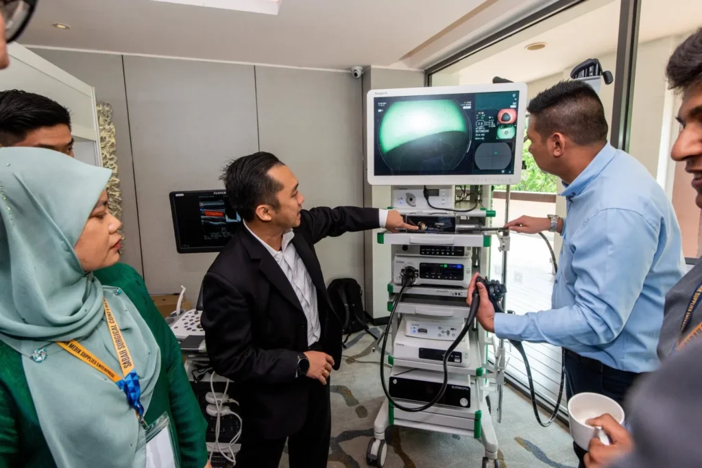 Exploring Advancements in Surgical Care: Highlights from the Sabah Surgical Conference 9 Technical demonstration of endoscopic surgical equipment