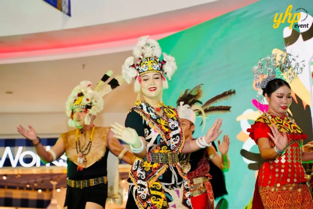 Bursa Marketplace Fair 2024: Sarawak Edition 7 Sarawak Cultural performers showcase local heritage on stage during the Bursa Marketplace Fair 2024
