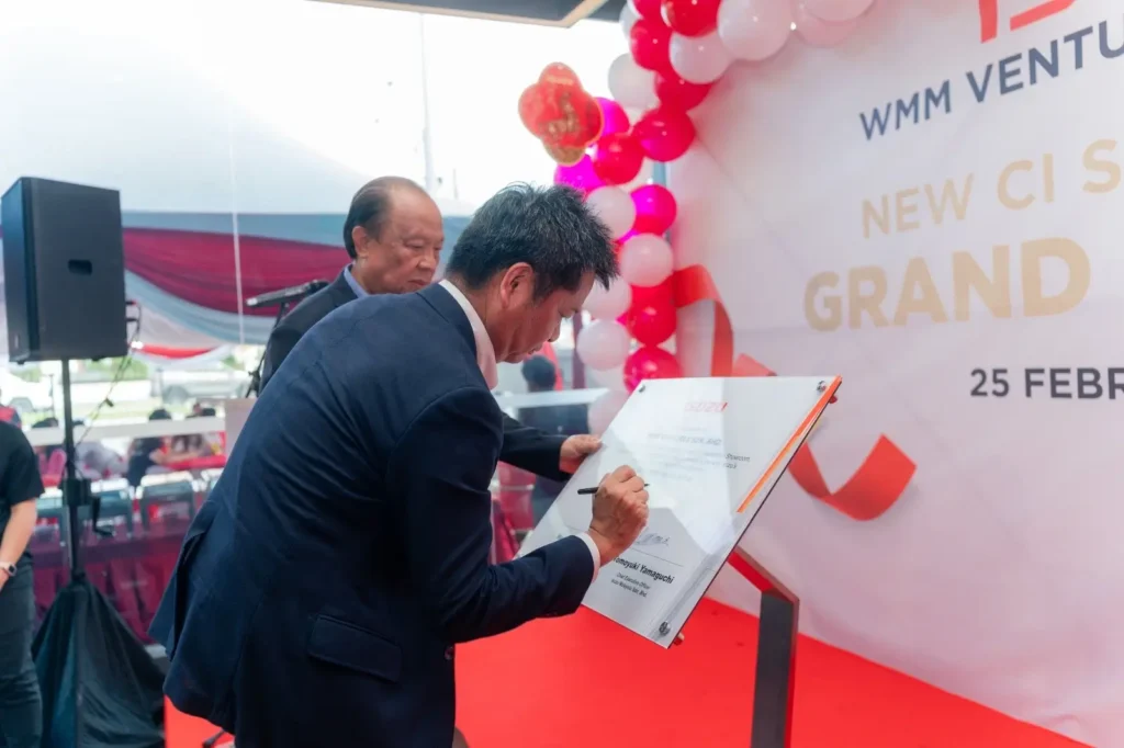 Isuzu Showroom Likas, Kota Kinabalu Launching 3 Ceremonial signing moment during Isuzu Showroom Likas, Kota Kinabalu Launching at grand opening stage