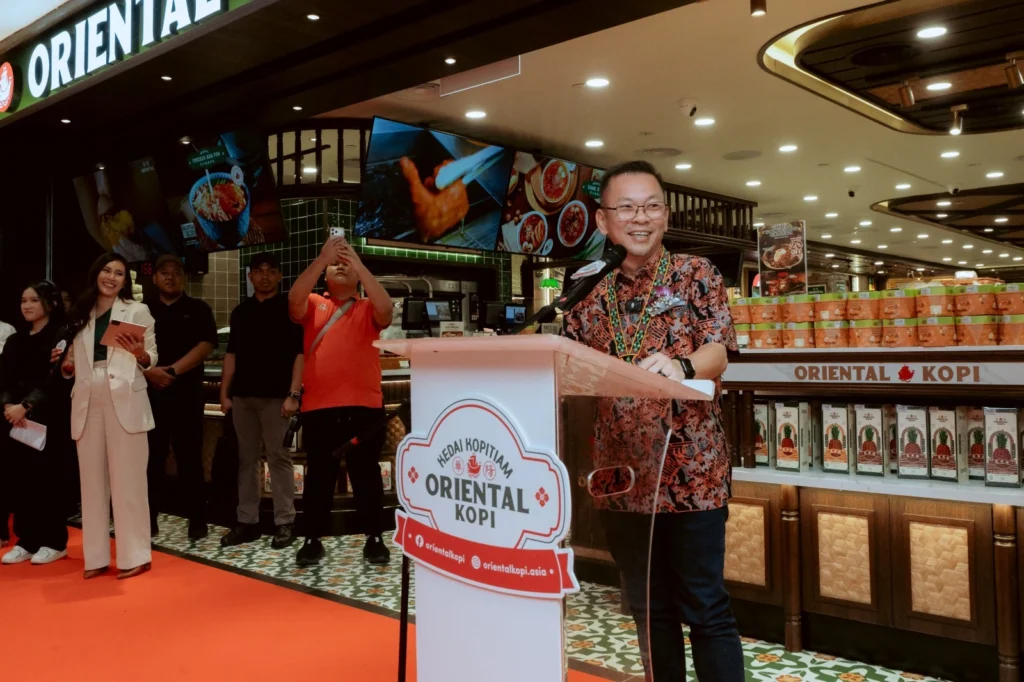YD Datuk Chan Fong Hin at Oriental Kopi launch 