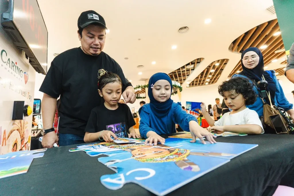 Caring Pharmacy Mural Art Unveiling Ceremony l Farley Mall , Kuching 6 Caring Pharmacy Activity