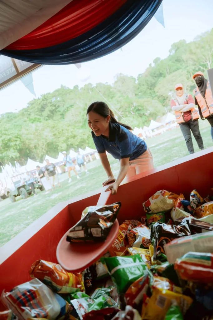 Lucky Scoop Game at Padang Merdeka , Kota Kinabalu 